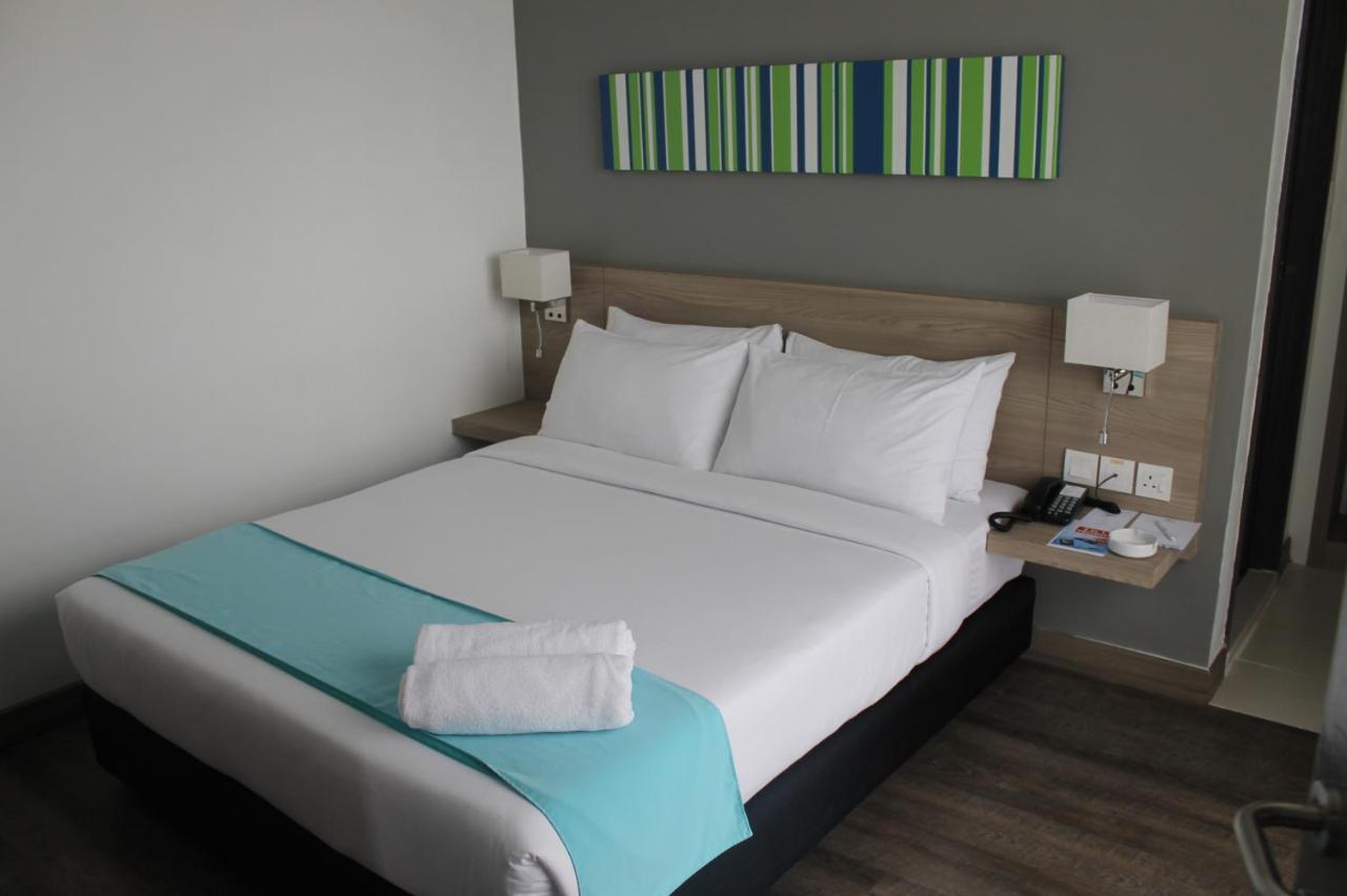 Hotel Singgah Kertih Kerteh Esterno foto
